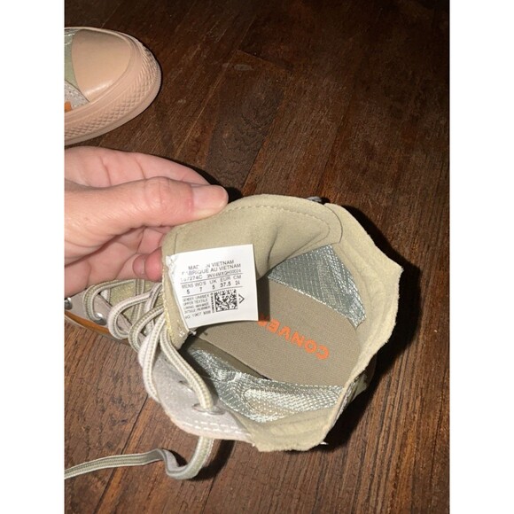 Size 7 - Beige Converse Chuck Taylor All Star High Translucent Emerald 2019 - Picture 2 of 6
